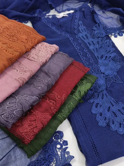 RAAHA 2PC – Semi-Stitched Suit